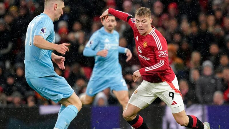 Manchester United – Nottingham Forest 2-3: Fernandes ne tira uno indietro nel thriller dell’Old Trafford