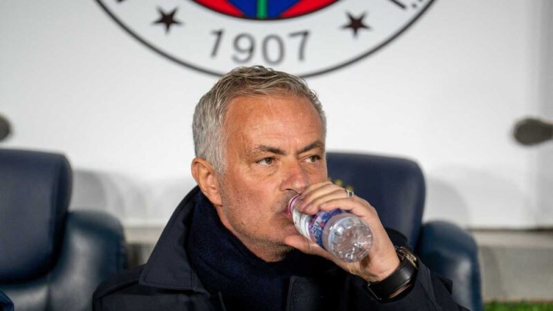 Calciomercato.com – Mourinho contro il Var Mazzoleni: “È molto famoso in Italia, non posso accettare faccia errori”|Estero