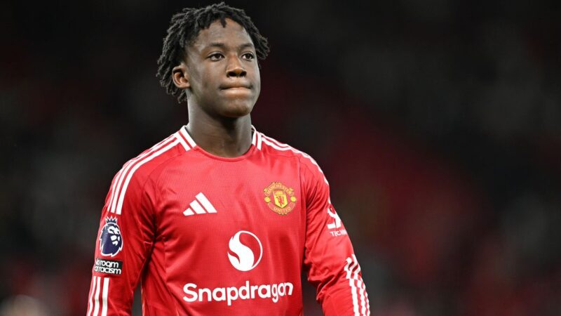 Il Manchester United affronta una lotta per mantenere Kobbie Mainoo QUESTO MESE mentre le trattative contrattuali sono in stallo e INEOS si prepara a prendere decisioni scomode: rapporto