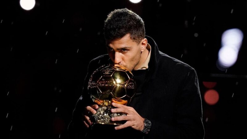 Il centrocampista del Manchester City Rodri risponde alle critiche rivolte al Pallone d’Oro di Cristiano Ronaldo