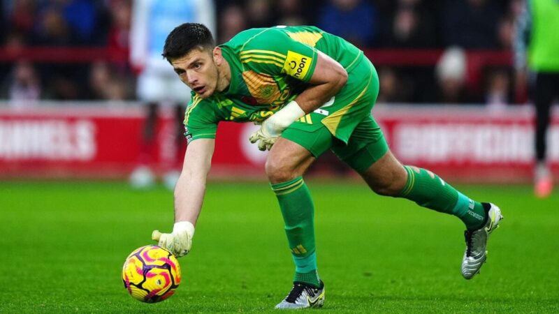 Formazione confermata mentre Howe apporta nove modifiche