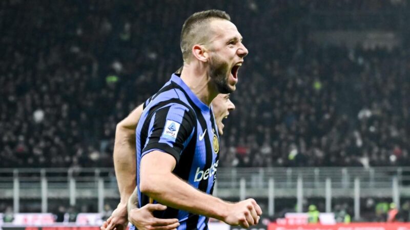 Il rapporto tra il muro di Milano in un frenetico derby