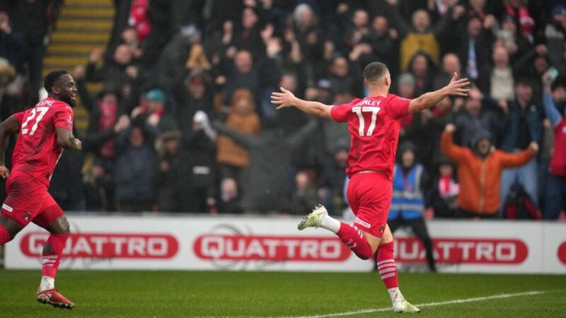 La star di Leyton Orient Donley ha sgomentato il suo impegno non era abbastanza per eliminare il Manchester City