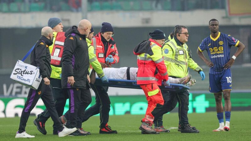 Moise Kean crolla dopo un colpo alla testa ed è ricoverato in ospedale