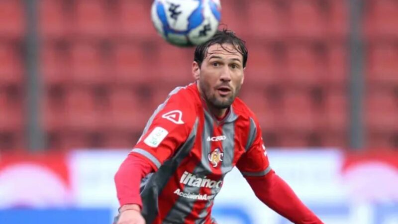 10 parti di sanzione al “muto” Vázquez per insulti razzisti a un giocatore di bari