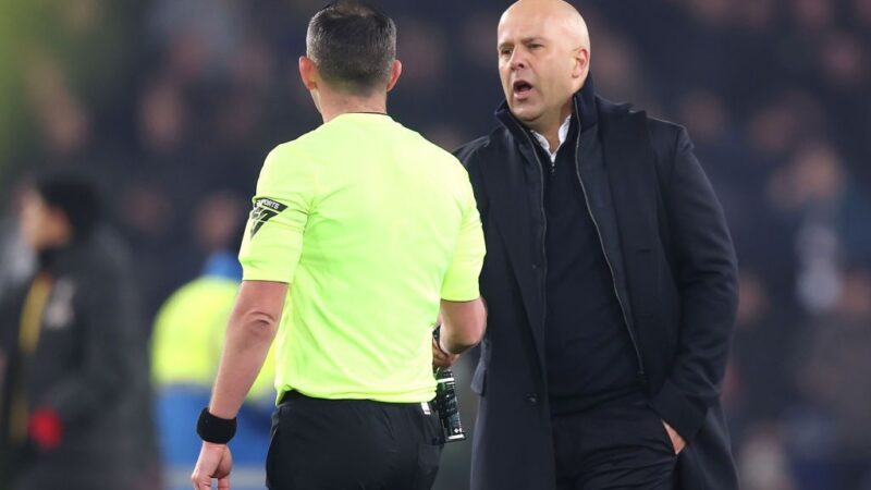 Detrazione dei punti Liverpool in arrivo? Il capo degli arbitri ex emette un verdetto a seguito di scoppio di palla da arne slot