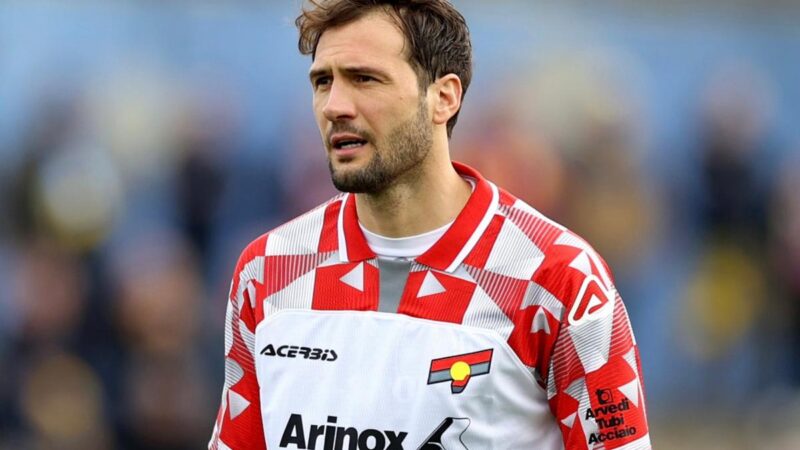 Dieci parti di sanzione al “muto” Vázquez per insulti razzisti