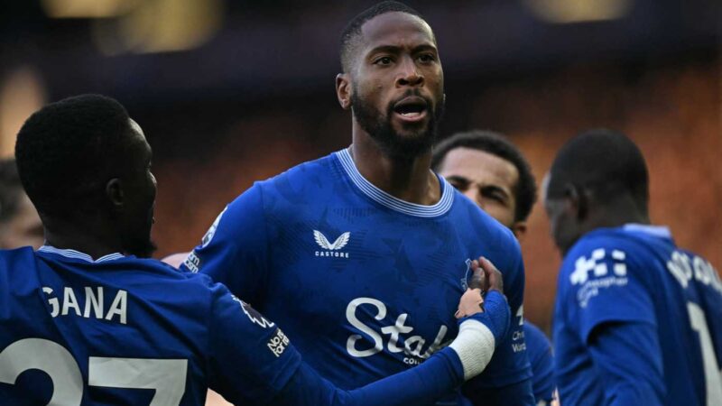 Everton, nel nuovo stadio al bando il colore rosso del Liverpool: perfino il ketchup sarà blu | Estero