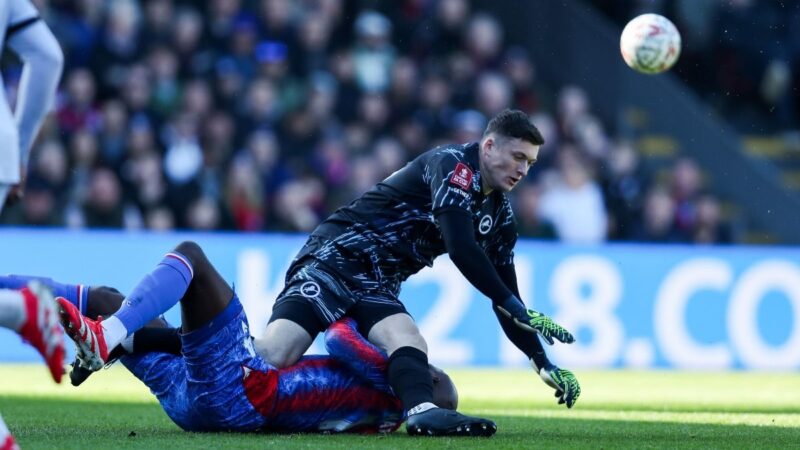 Il portiere del Millwall Liam Roberts ha consegnato il divieto di sei partite per la sfida horror su Jean-Philippe Mateta