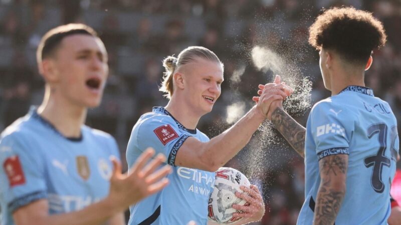 I detentori della Premier League montano il ritorno al libro in semifinale in FA Cup