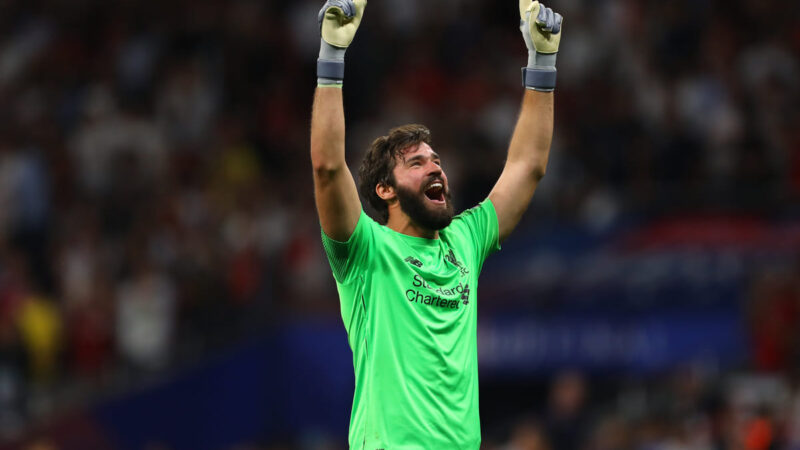 Quello che conosciamo come portiere brasiliano torna a Liverpool a seguito di collisione che ha eliminato Sanchez