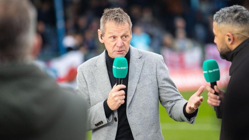 Pearce ricoverato in ospedale a seguito di emergenza medica in volo