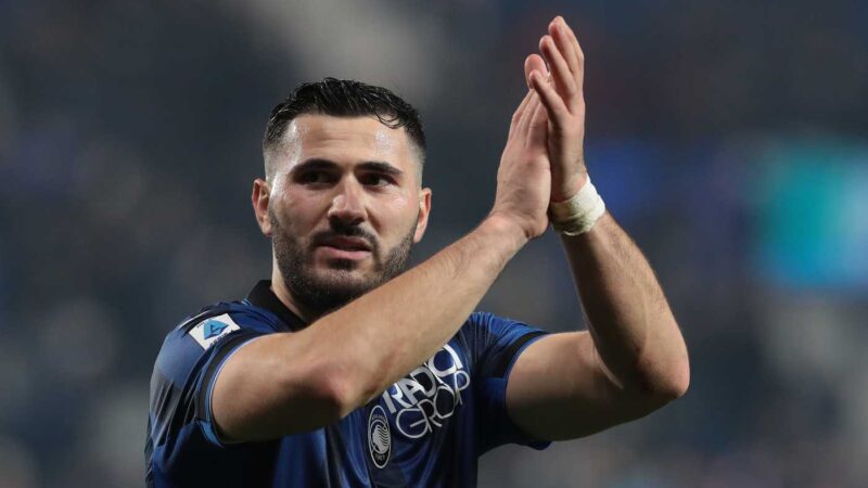 Atalanta, infortunio per Kolasinac che esce in barella: cos’è successo | Serie A