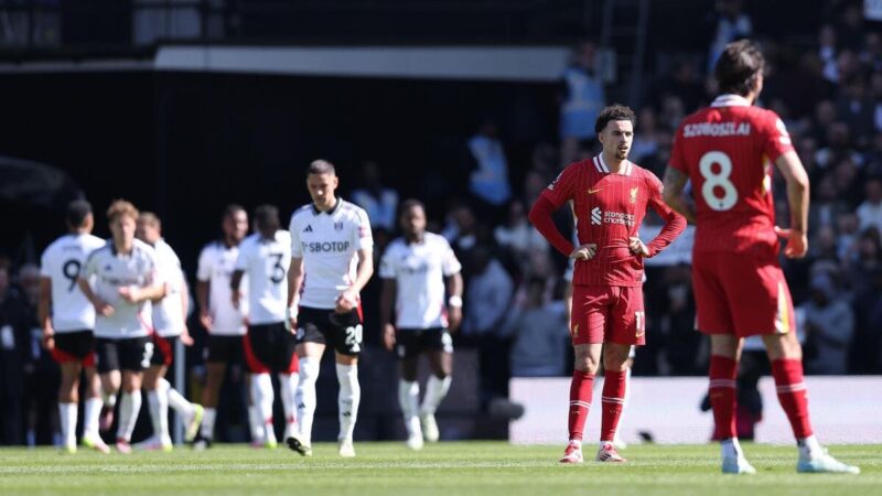 I rossi soffrono di una rara sconfitta mentre il piombo della gara del titolo rimane a 11 punti