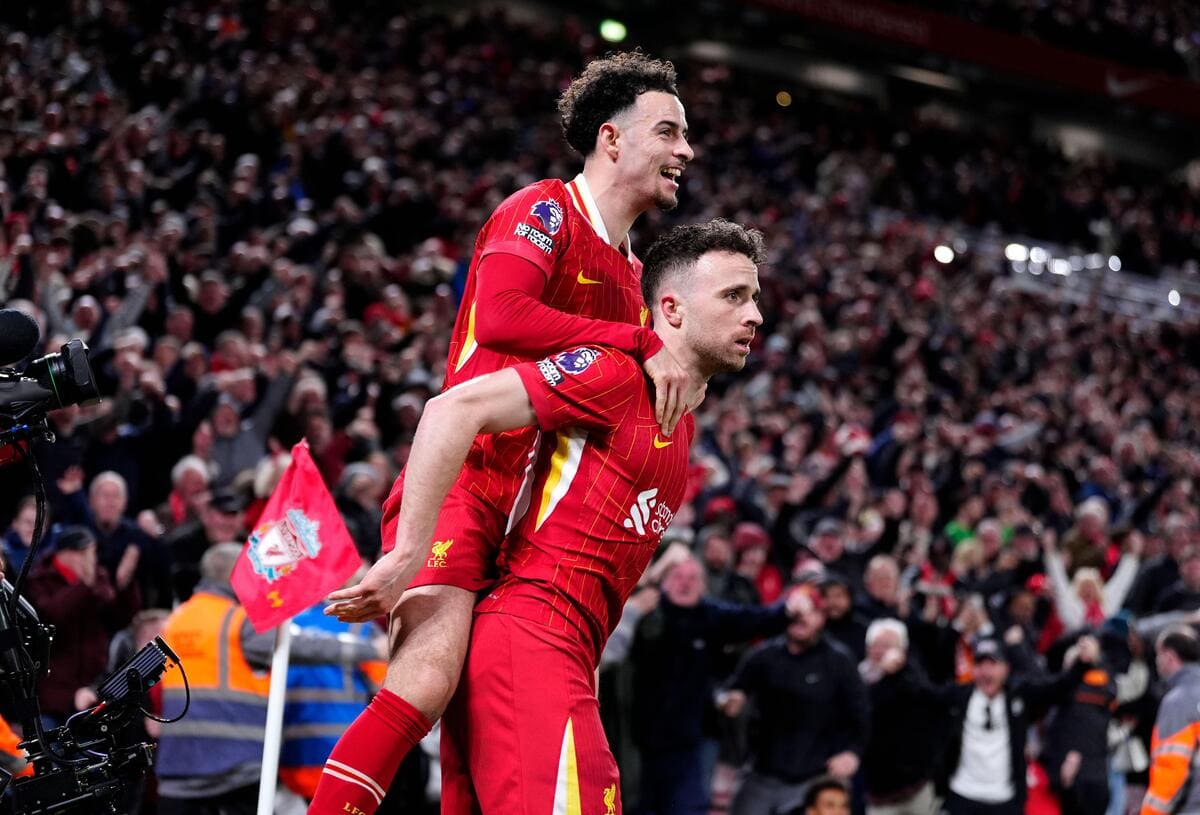 Jota dà ai leader che derby si muovono i diritti mentre i rossi estendono il vantaggio in alto