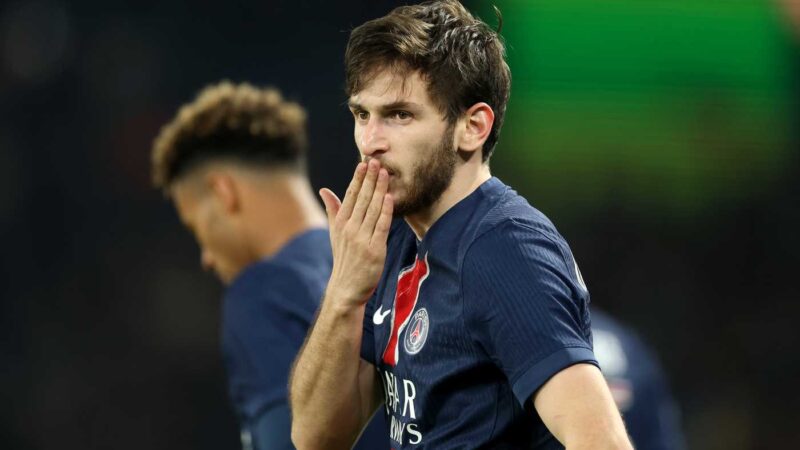 Kvaratskhelia: “Amo Napoli, vincerà lo Scudetto e sarà festa. So quanto è forte l’Inter, ma questa Champions…” | Champions League