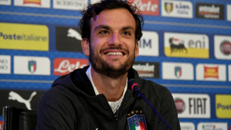 Milan, senti Parolo: “Champions? Anche la Conference League ti porta un trofeo”. Poi svela chi venderebbe fra Theo e Leao | Champions League