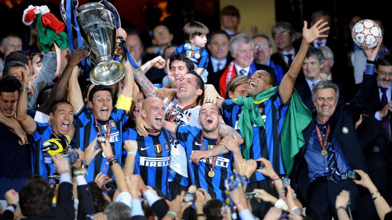 ‘Mourinho ci ha convinto con azioni, non con parole. Immediatamente, ci ha fatto credere che eravamo in grado di fare la storia. La sua fiducia ci ha dato ali:: la leggenda dell’Inter Javier Zanetti sull’impatto di San Siro istantaneo speciale