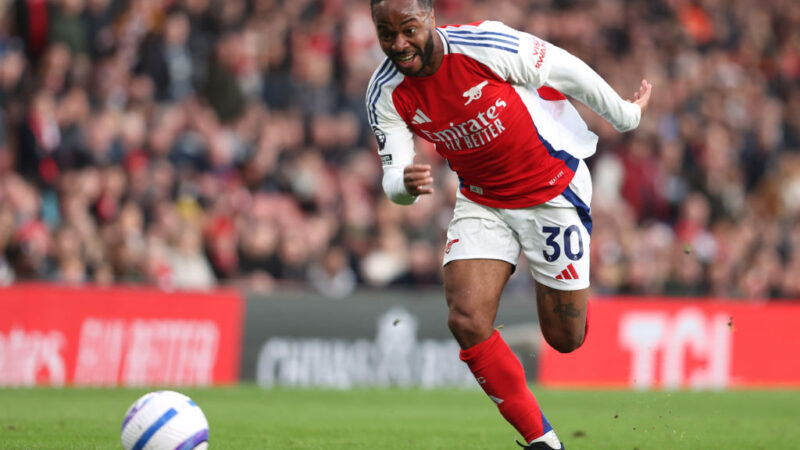 Raheem Sterling ha detto di perseguire una mossa di trasferimento assolutamente assurda