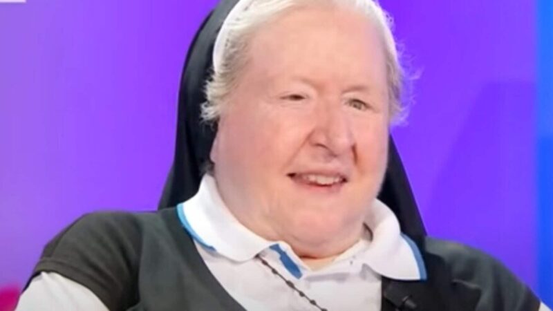 TS – Suor Paola è morta, addio alla super tifosa della Lazio: aveva 77 anni