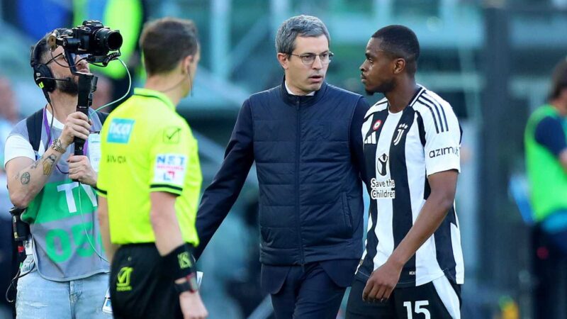 Calciomercato.com – Open Var: il rosso a Kalulu in Lazio-Juventus: “Non fischio per una roba così”, poi l’on field review per “Condotta violenta” | Serie A
