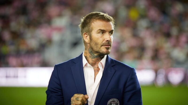 Beckham critica i giocatori del Manchester United per non sostenere gli standard del club