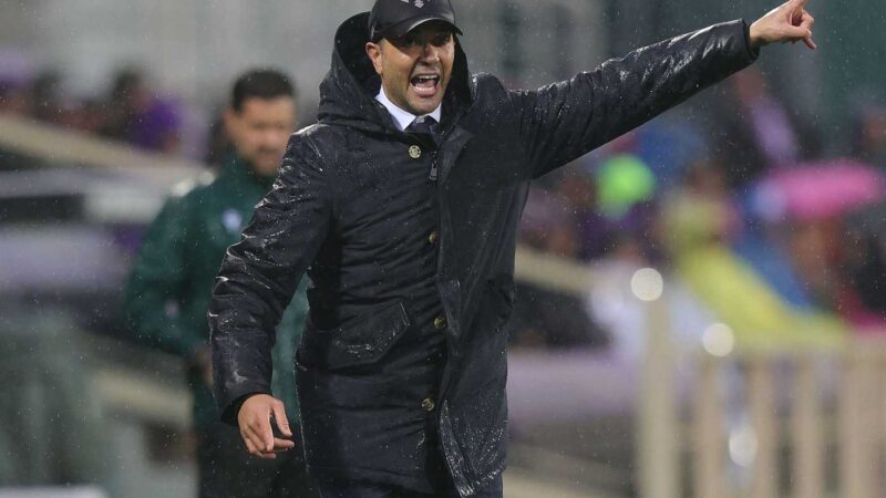 Fiorentina, Palladino: “Crediamo nella rimonta. Rammarico sul secondo goal, De Gea aveva la visuale ostruita da un giocatore in fuorigioco” | Conference League