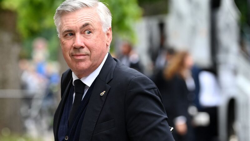 ‘Ho avuto una chiamata a facetime con Carlo Ancelotti per unirmi al Real Madrid. Indossava una camicia hawaiana e occhiali da sole, gonfiando un sigaro los blancos wonderkid durante la sua memorabile chiamata con Don Carlo
