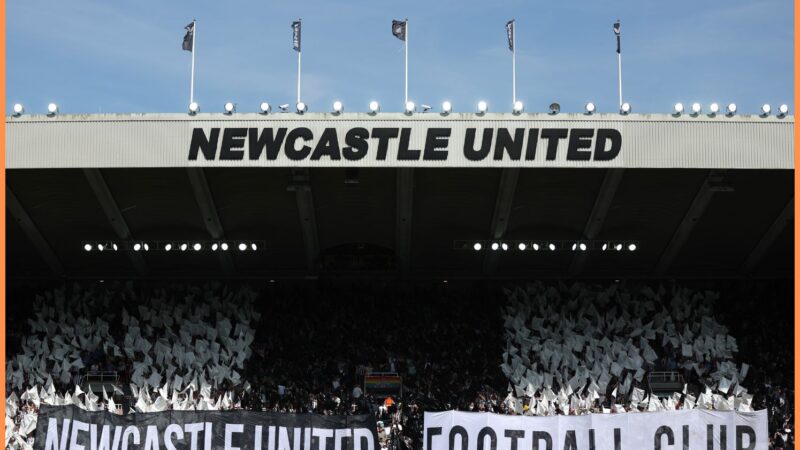 Il difensore del Newcastle United ha fortemente criticato per scarse prestazioni