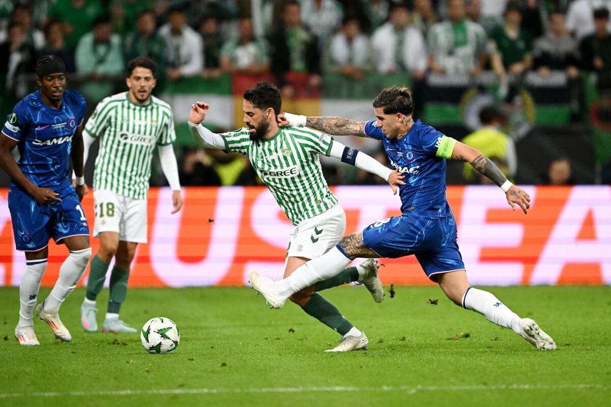 Isco trasuda la lezione come Betis guida il Chelsea nella finale di Conference League