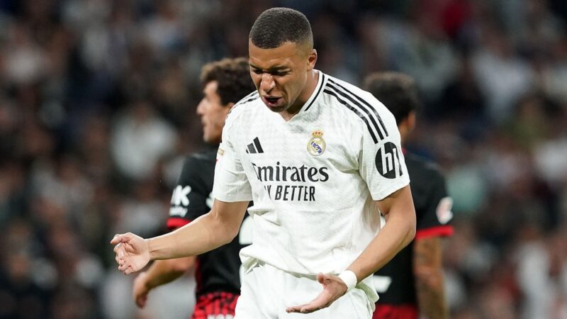 Los Blancos afferra il vincitore in ritardo per mantenere viva la gara del titolo
