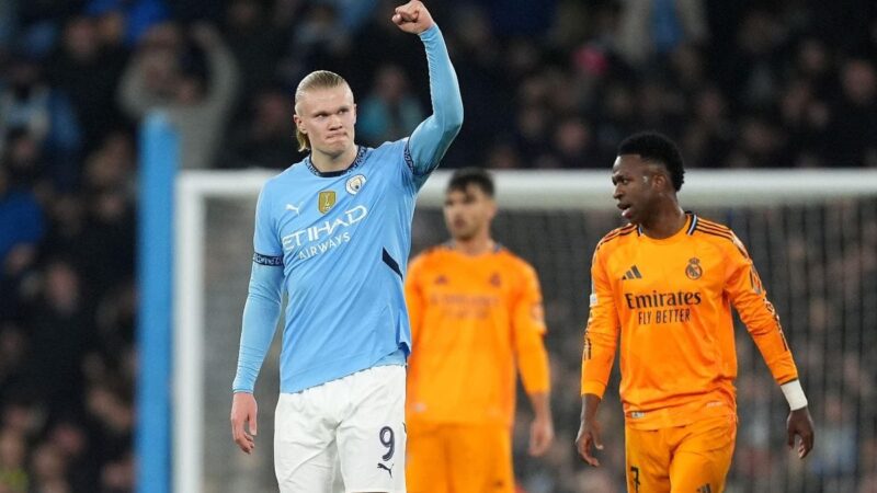 Formazione confermata mentre Haaland inizia