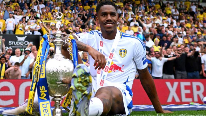 Milan, caccia al terzino sinistro: idea Junior Firpo | Primapagina