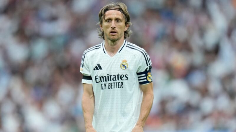 Luka Modric per scambiare il Real Madrid con AC Milan dopo la Coppa del Mondo di Club