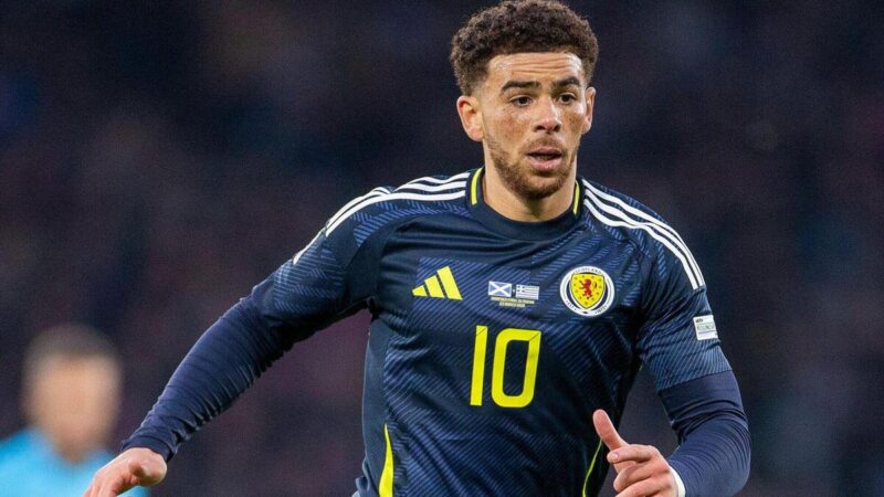 Adams colpisce la tripletta nella vittoria amichevole