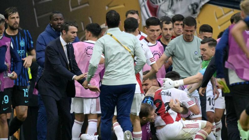 Inter-River, rissa nel finale. Acuna contro tutti, Chivu entra in campo e Dumfries scappa negli spogliatoi: cos’è successo | Primapagina