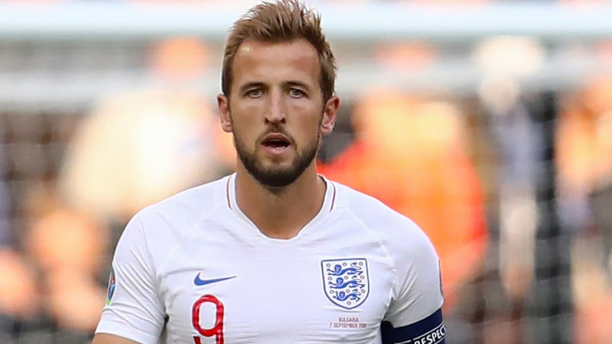 Kane si avvicina ma tre leoni faccono la fatica nella soleggiata Barcellona