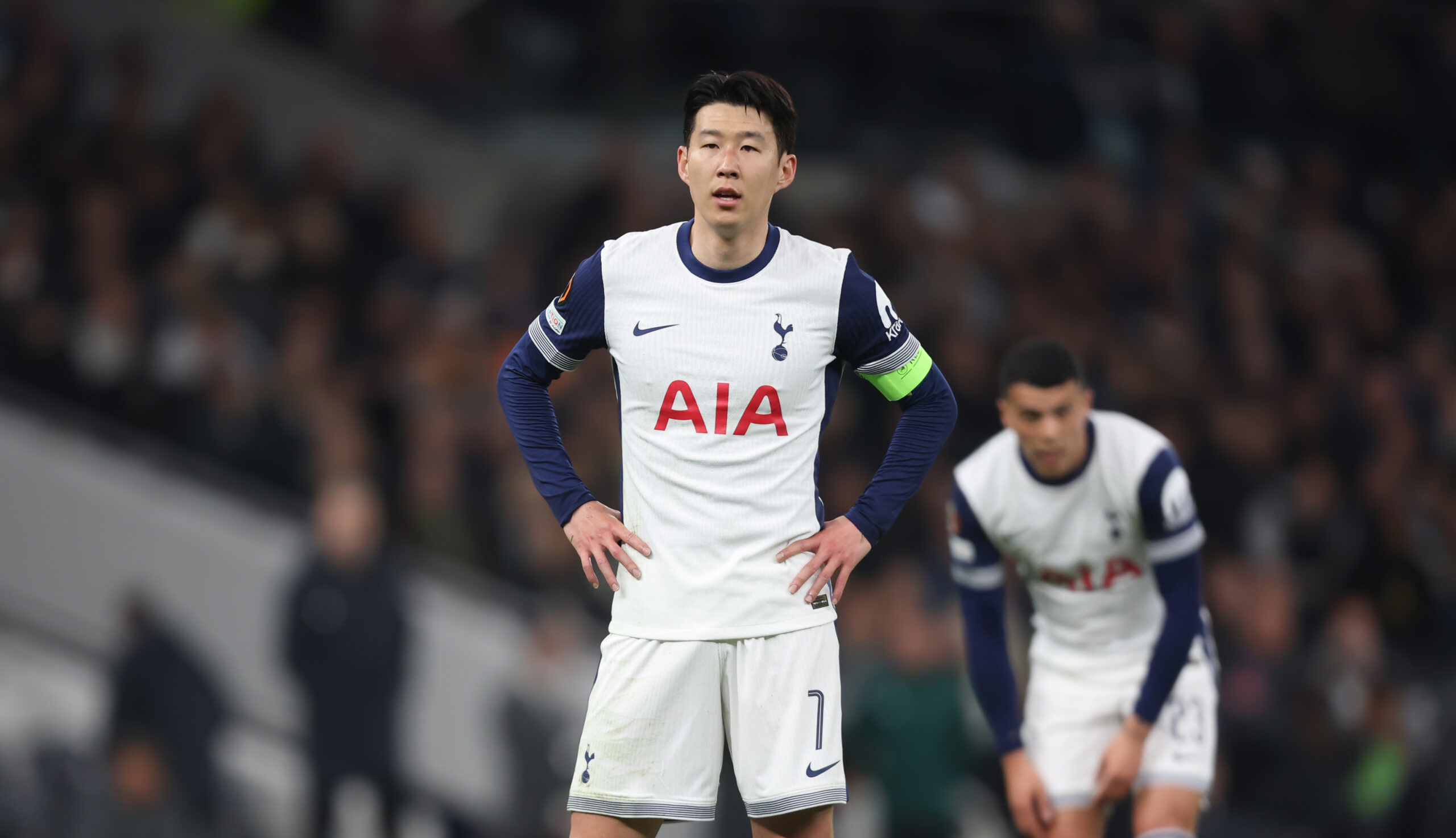 ‘Lasciare partire il figlio Heung-min-è una leggenda, ma la Premier League è troppo veloce per lui ora. Nella finale di Europa League, le sue gambe erano sparite. Succede a tutti alla fine “l’ex centrocampista del Tottenham Hotspur dice a FFT perché avrebbe accettato BID per Star