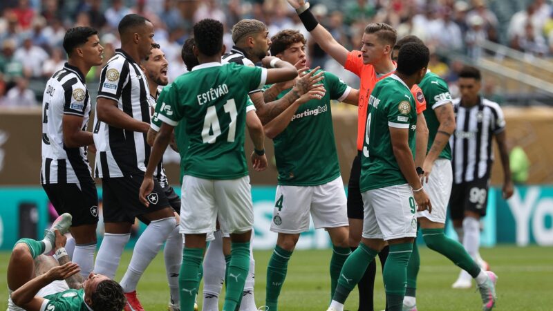 Palmeiras-Botafogo LIVE 0-0: subito pericoloso Estevao, para John Victor