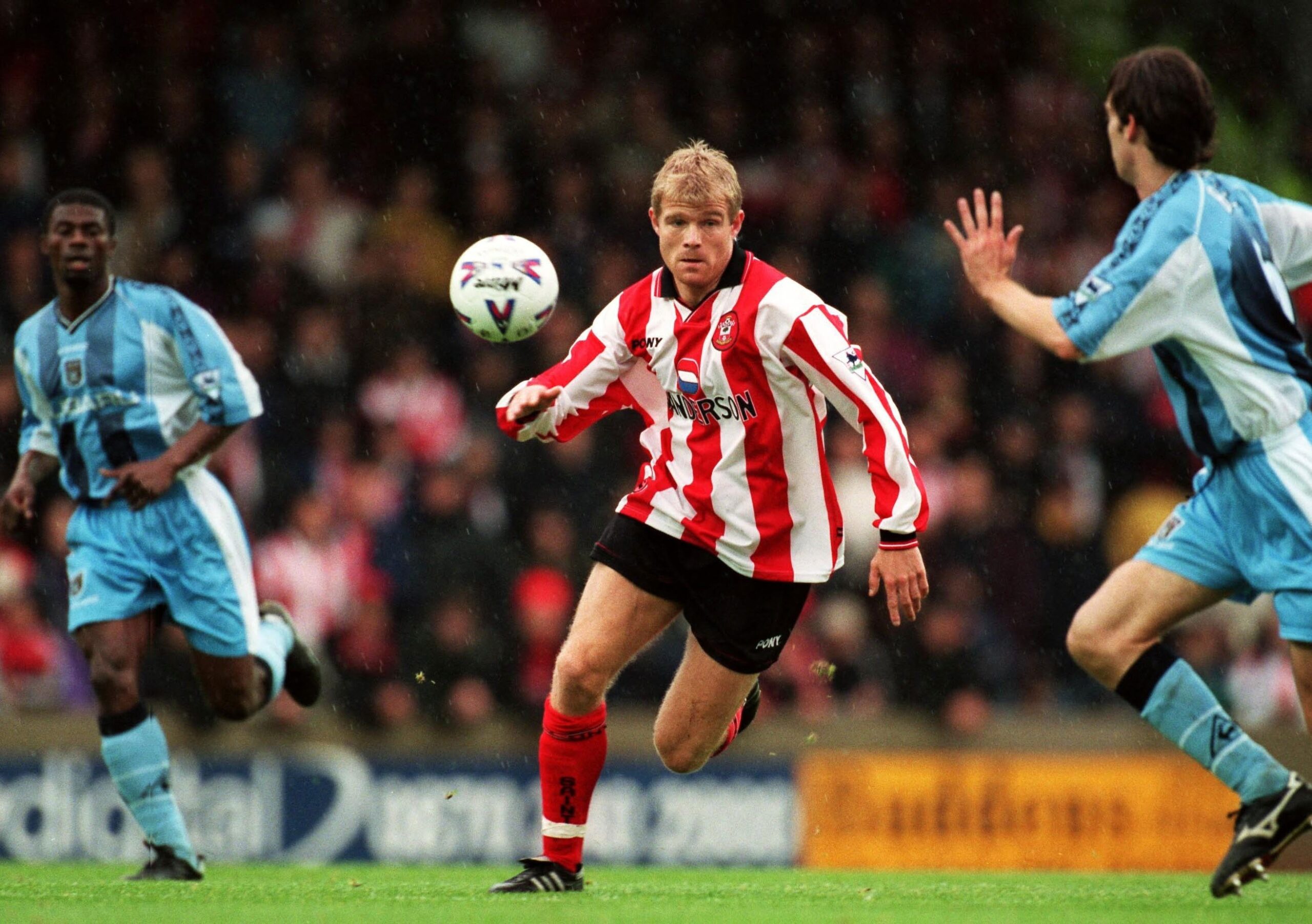 ‘Per qualche motivo il mio terzo è sceso come obiettivo. Forse Alex Ferguson aveva una parola perché non gli piacevano le persone che segnavano triple contro la sua squadra! ” – Egil Ostenstad di Southampton si sente ancora derubato di quasi 30 anni