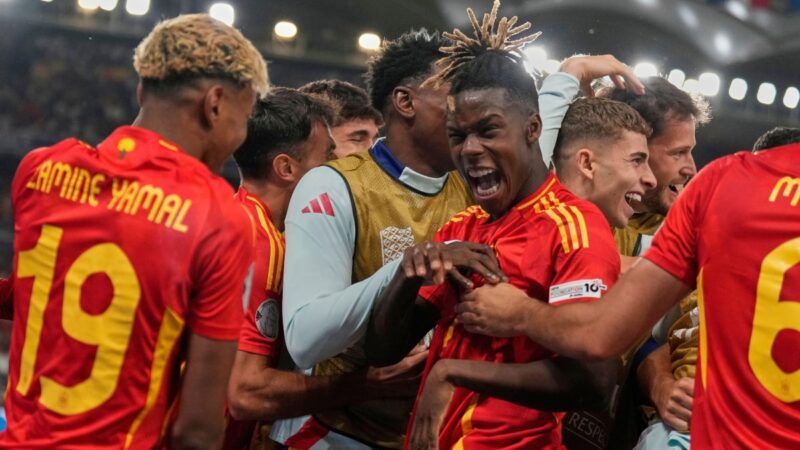 Rapporto, risultato e obiettivi come campioni europei assicurano il punto finale delle nazioni