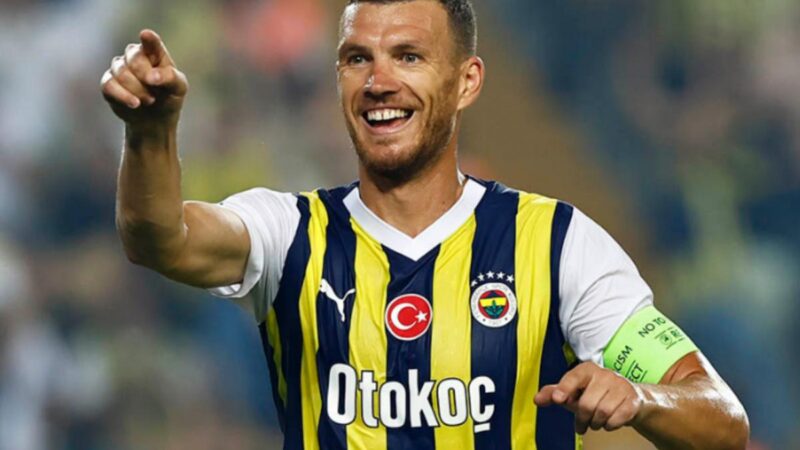 Ritorna in Italia e giocherà fino a 41 in Fiorentina