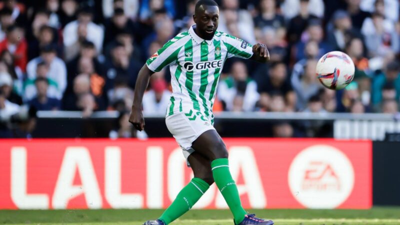 Sabaly dice addio a Betis per firmare per Al-Duhail de Qatar