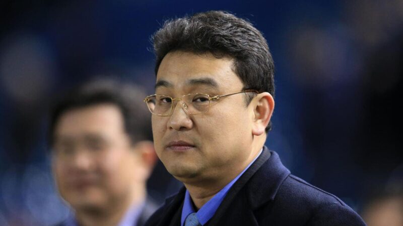 Sheffield Mercoledì ha schiaffeggiato con il divieto di tre finestre, non può pagare una tassa per un giocatore fino al 2027