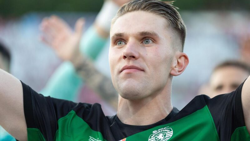 Arsenal Set per completare l’affare Gyokers e la camicia iconica n. 14 iconica