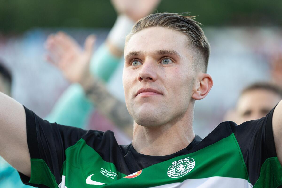 Arsenal Set per completare l’affare Gyokers e la camicia iconica n. 14 iconica