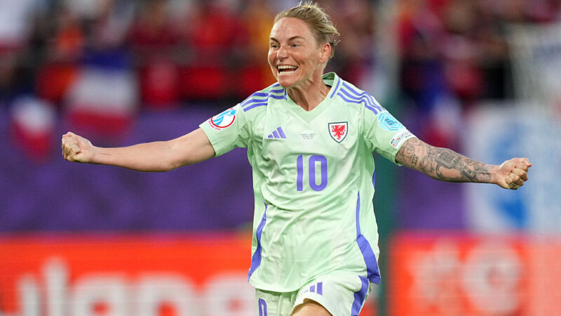 Jess Fishlock manda il Galles selvaggio con il primo obiettivo di torneo principale in assoluto