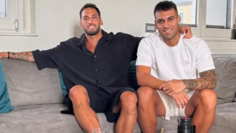 Lautaro Martínez e Çalhanoglu firmano la “foto di La Paz”