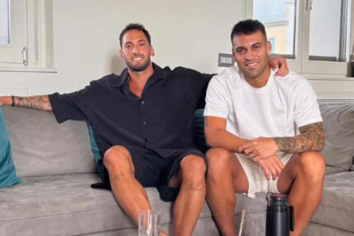 Lautaro Martínez e Çalhanoglu firmano la “foto di La Paz”