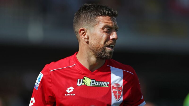 Padova, ufficiale l’arrivo del Papu Gomez: contratto fino al 2027. Potrà allenarsi con la squadra da agosto